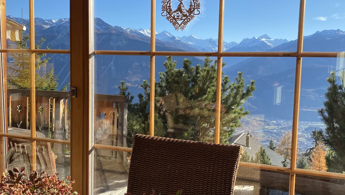 Chalet-view-frontpage