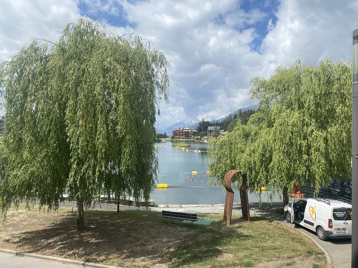 BEAU LAC 19