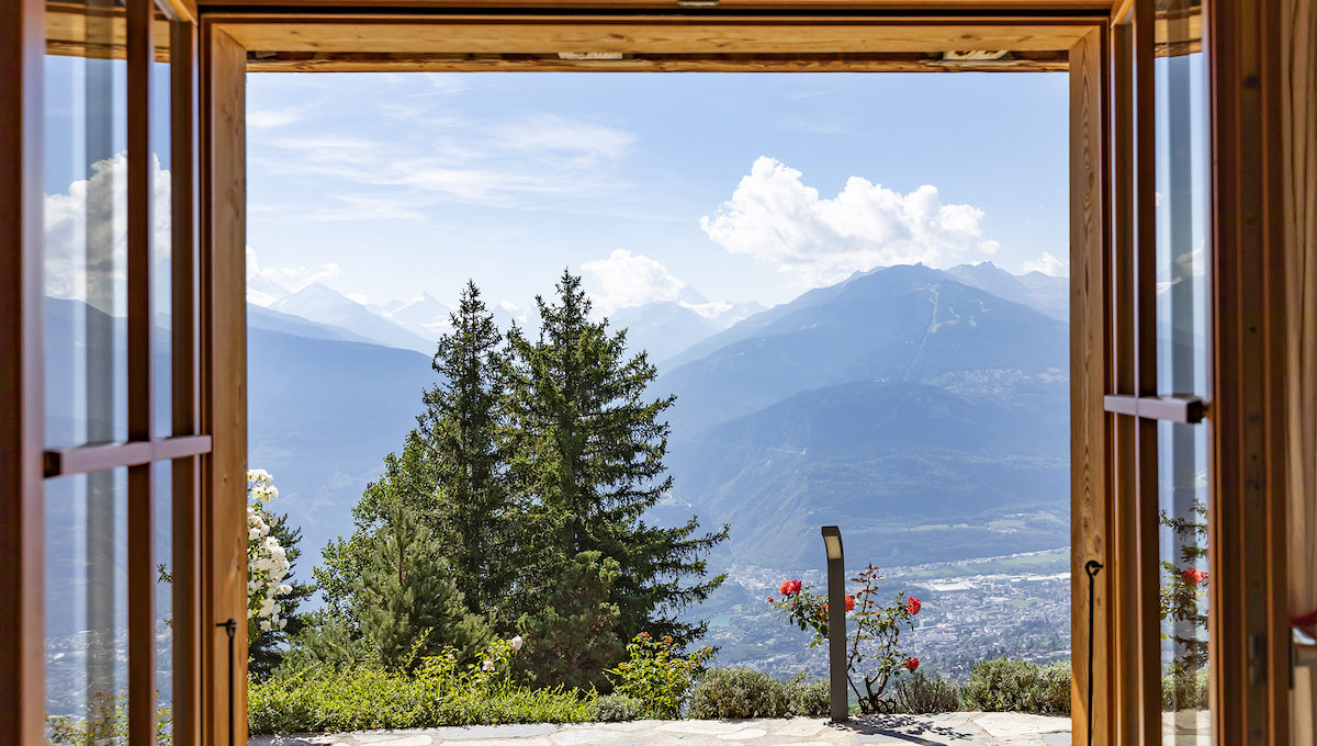 021a_Aminona_chalet_Smaal_Swiss_Immo