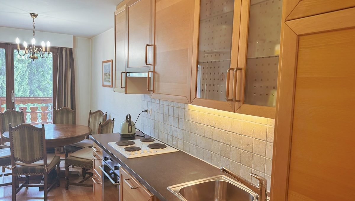 10-540f6a86-0add-42f6-a6c9-a34cded0dbf8