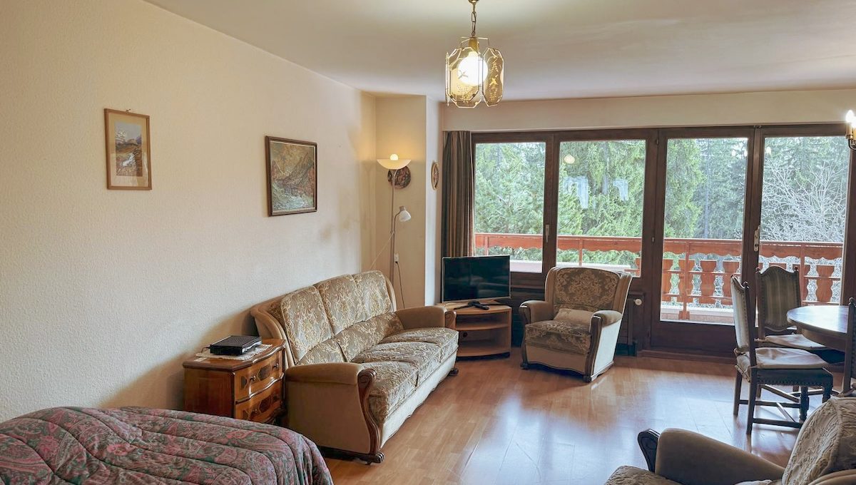 12-00c90758-16fd-41d1-973d-0b23f76a1e97