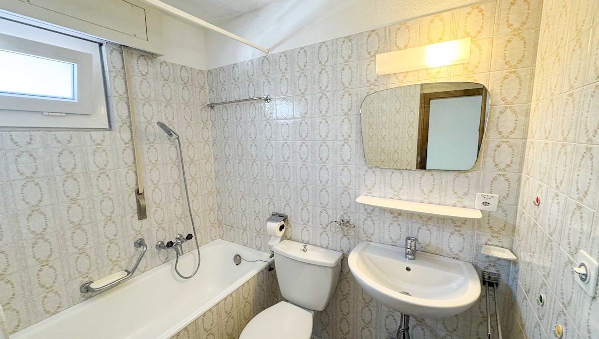 8-7e2005a8-56c1-41d4-aa74-a91533430637