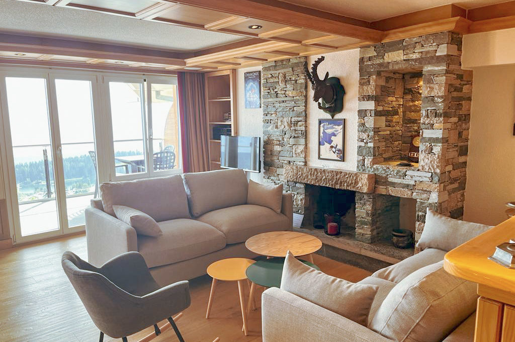 5-Living Room 2