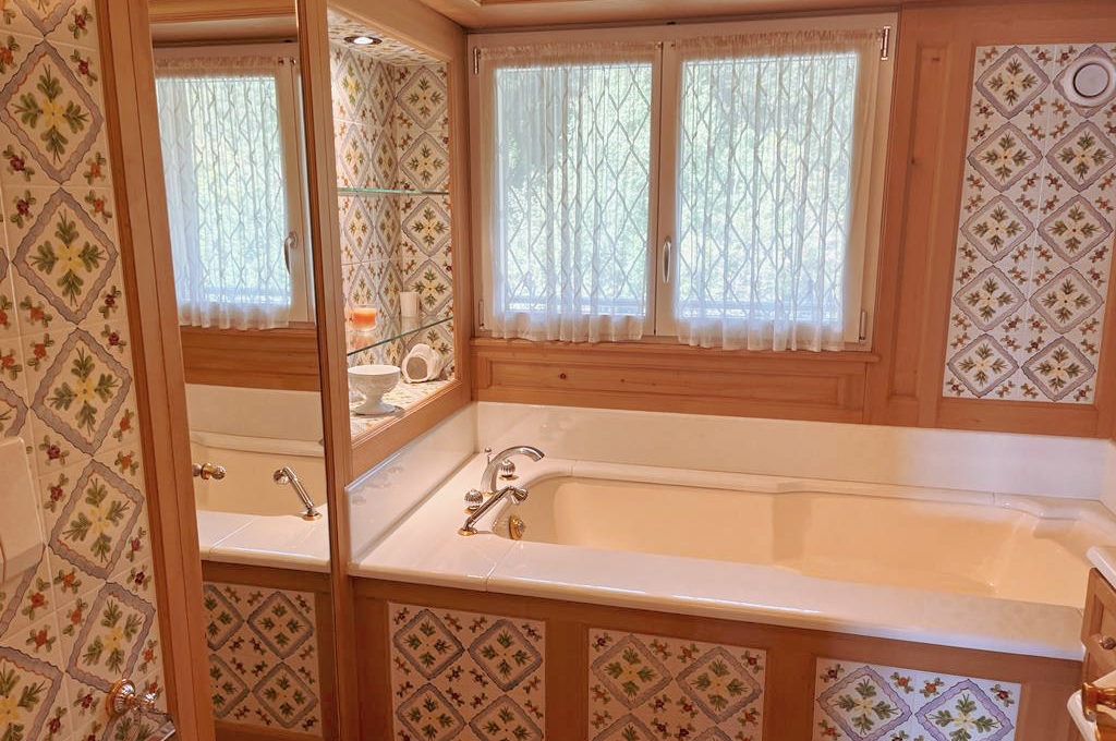 9-Bathroom 2